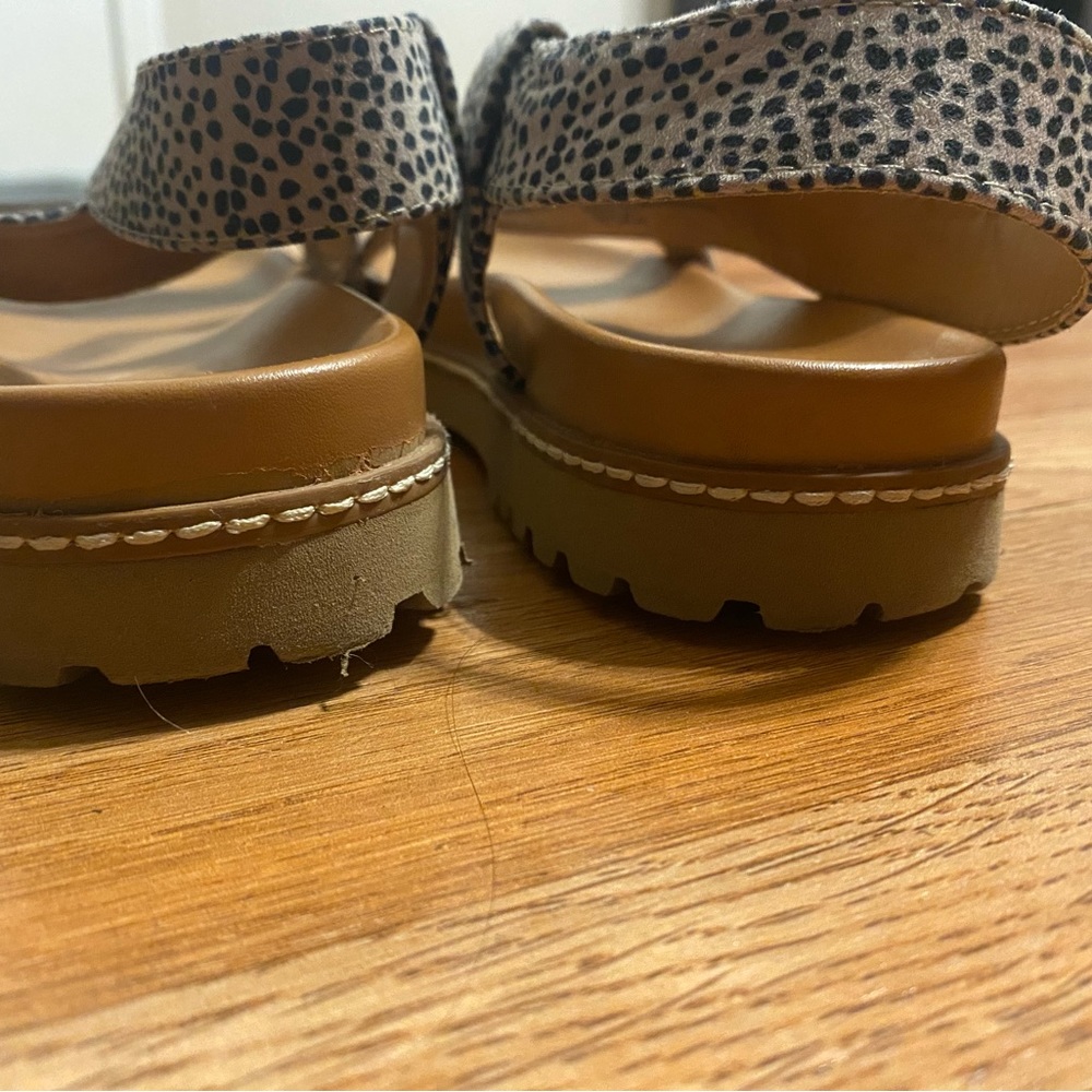 Universal Thread Leopard Sandals - Picture 4 of 4